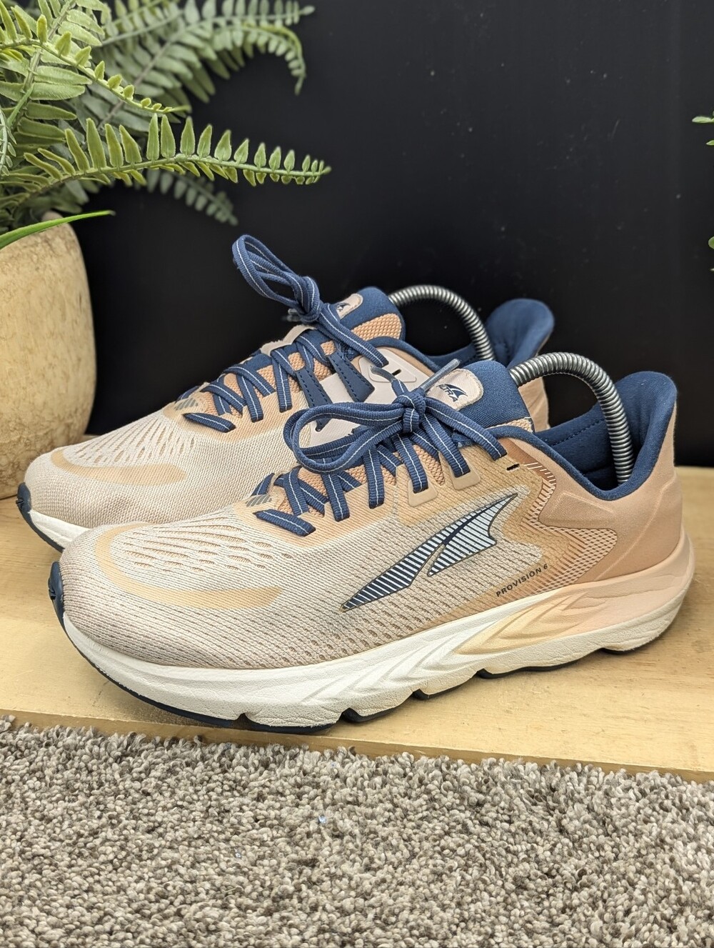 Altra Provision 6 Women's Size 9.5 Peach and Navy Mesh Running Sneakers Walking